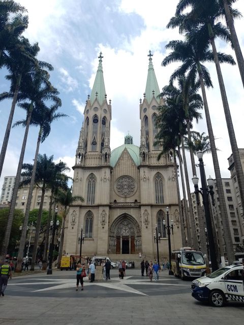 Special tour 8 hour (walking tour + nightlife ) - The guide and language choices
