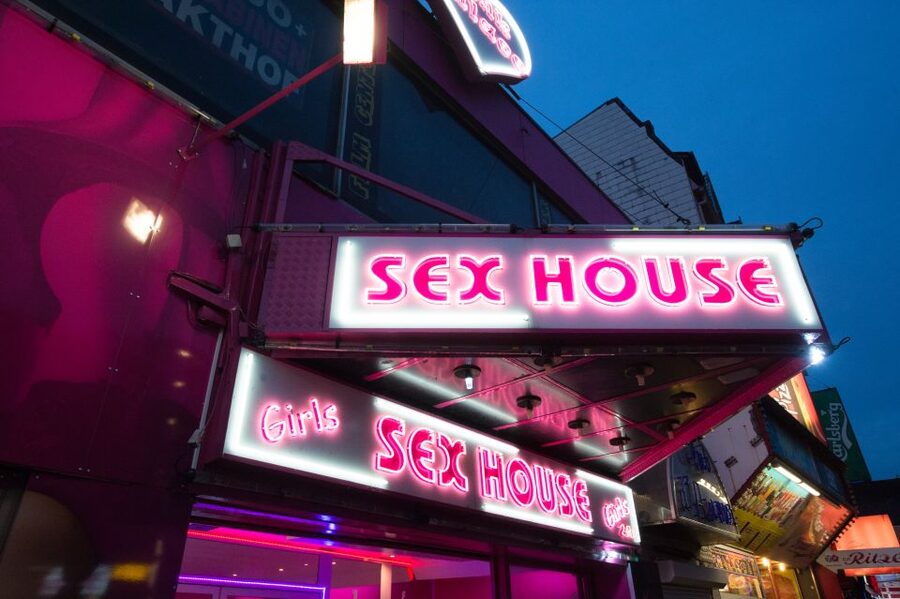 St. Pauli Nightlife Tour with Drag Queen in German - Practical planning for your evening