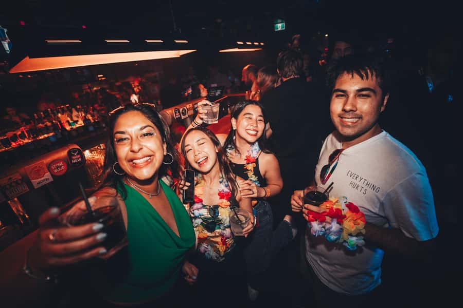 Sydney: Big Night Out Pub Crawl with Local Party Hosts - What this Sydney pub crawl is really like