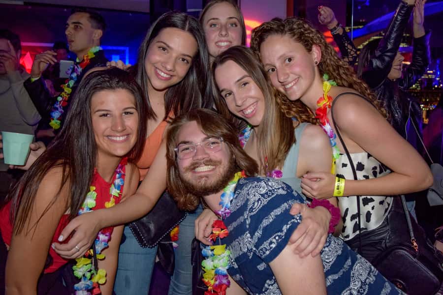 Sydney: Big Night Out Pub Crawl with Local Party Hosts - The rules that can make or break your night