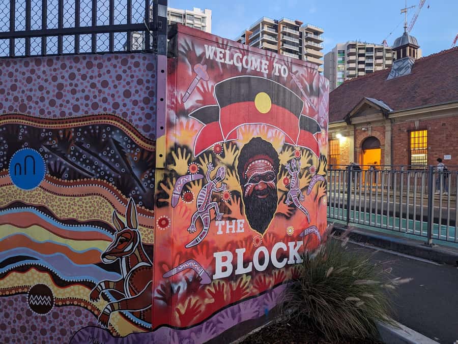 Sydney: Street Art & Small Bar Tour with Complimentary Drink - A social evening without a forced party atmosphere