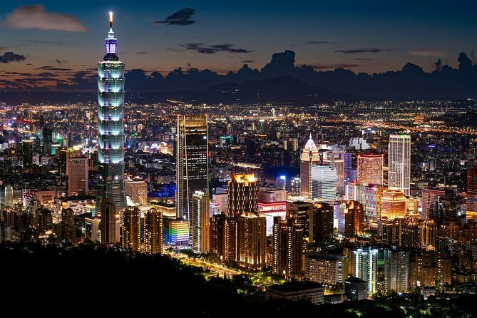Taipei Nightlife: Taipei Pub Crawls (2 Different Routes) - Wednesday in Xinyi: Taipei 101, local drinks, and club access