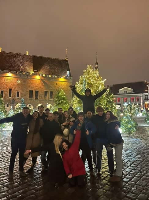 Tallinn: Bar Crawl with Shots, Beer, and Nightclub Entry - Making the most of the open bar hour