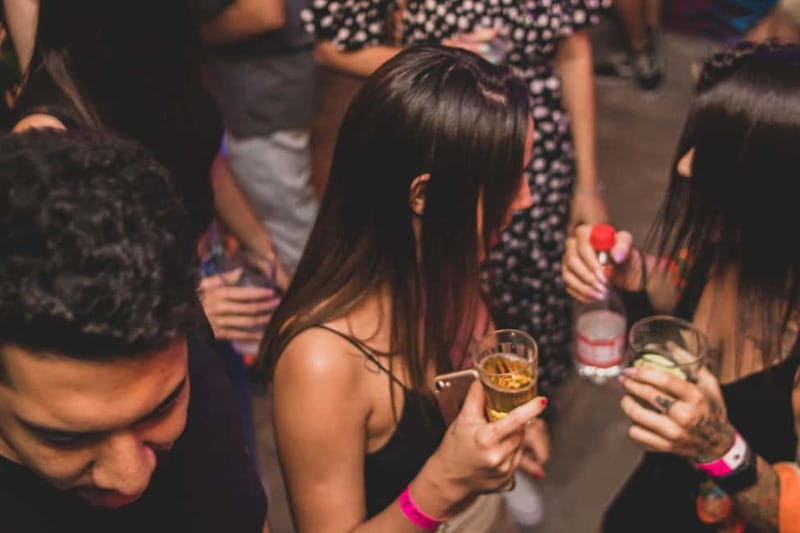 Tbilisi: Nightlife Highlights Tour with Welcome Drinks - Timing, transport, and practical details