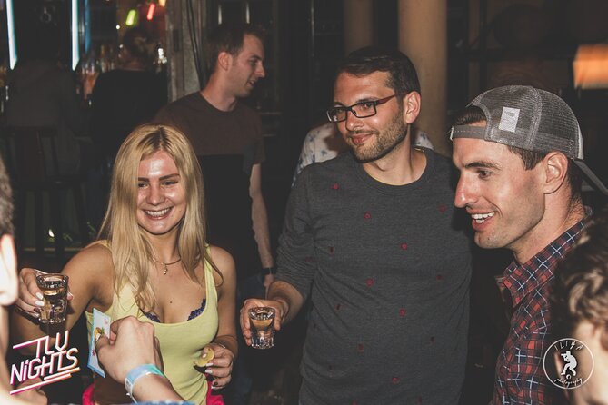 Tel Aviv Pub Crawl - The walk to the first bar