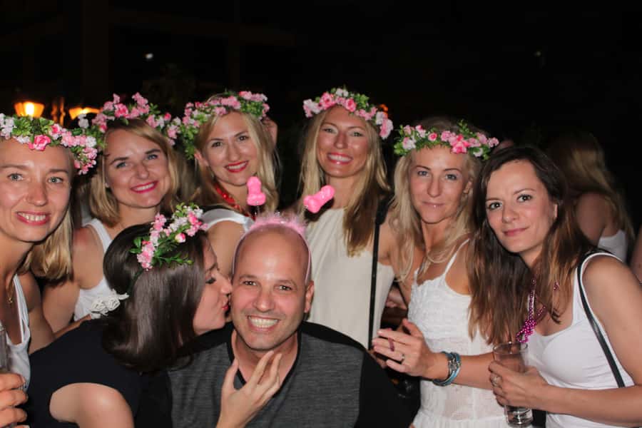 Tel Aviv: Pub Crawl with 4 Stops and Free Shots - Four Tel Aviv nightspots in one evening