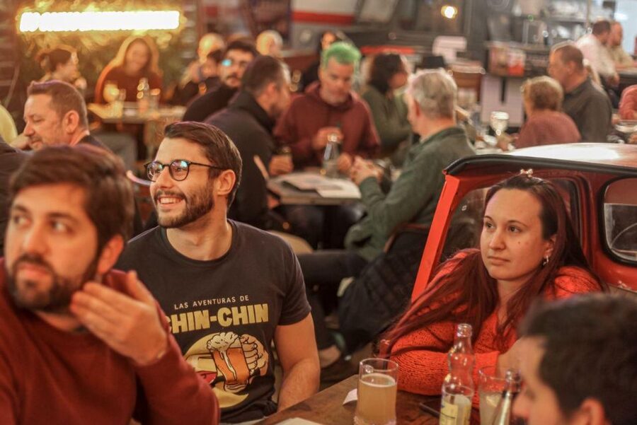 The Biggest Pub Quiz in Valencia - Who should book this experience