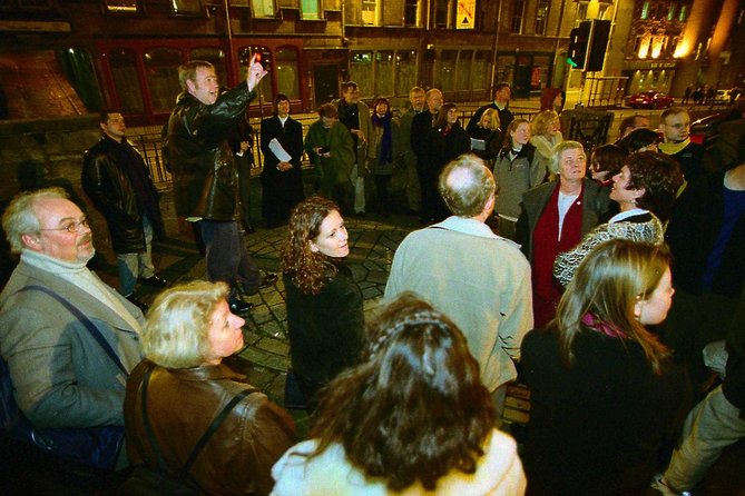 The Edinburgh Literary Pub Tour - Rain, walking, and practical comfort