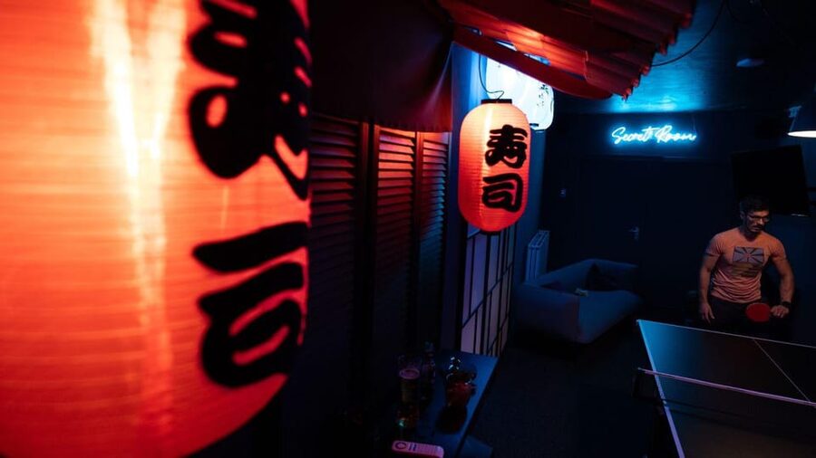 The Hague: Ping Pong Table Rental at a Secret Ping Pong Bar - Why the $11 price can make sense