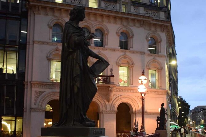 The Haunted Pubs of Old London: Small Group Tour - St Bartholomew the Less and Bartholomew’s Hospital