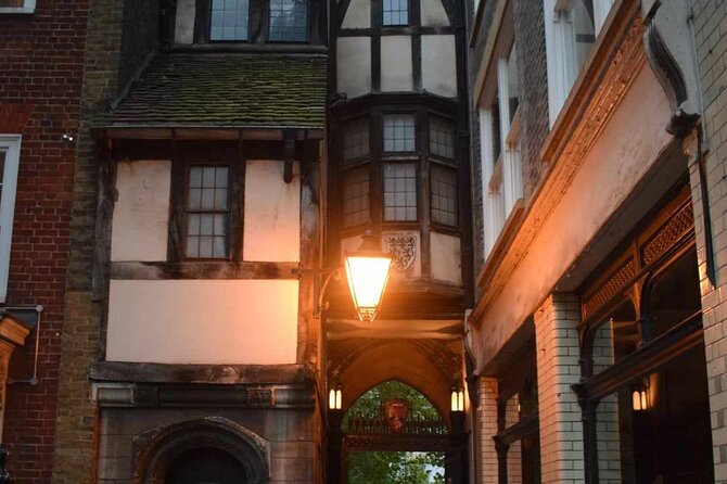 The Haunted Pubs of Old London: Small Group Tour - Charterhouse Square and the plague years
