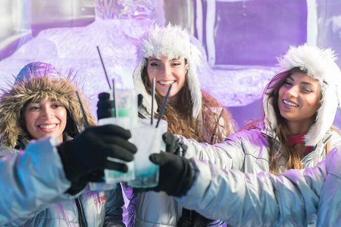 The Ice Bar Experience at Icebarcelona - Looking at the hand-carved sculptures