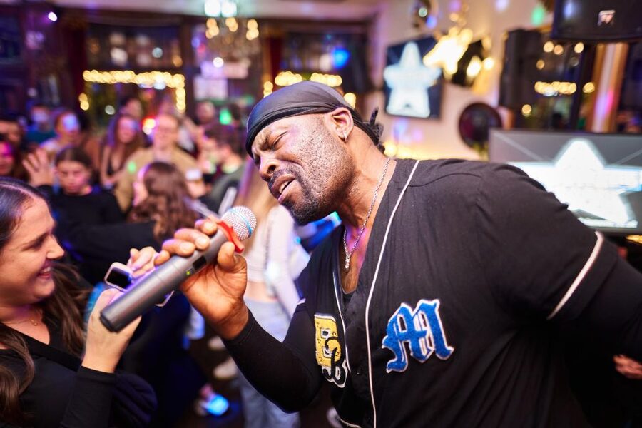 The Original Shoreditch Pub Crawl London - Stops four and five: from drinks to dancing