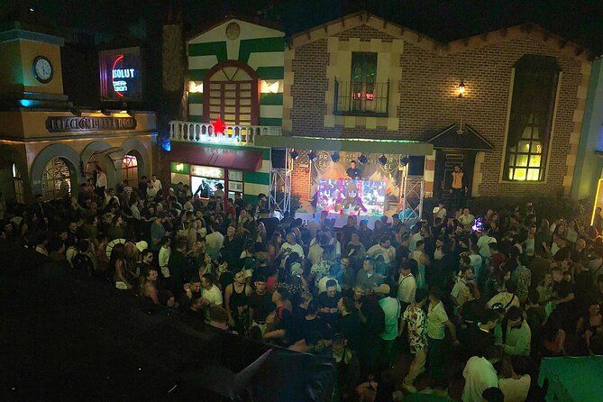 Theatron Party-Tour, 20 Clubs, Map, cocktail, bottle, After-party - The food, shops, and odd details inside