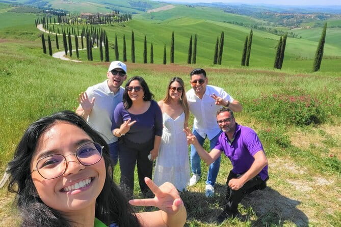 Tipsy Tour: Guided Bar Crawl In Florence with Dark History - The guides make or break the evening