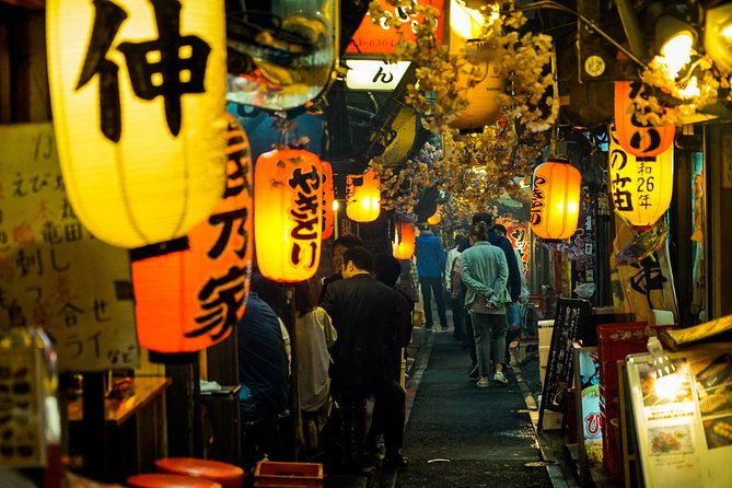 Tokyo Bar Hopping Tour in Shinjuku (All-You-Can-Drink + Dinner) - Food and drink: closer to a meal than a tasting