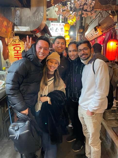 Tokyo: Shinjuku Bar and Izakaya Hopping Tour - The guides make the difference