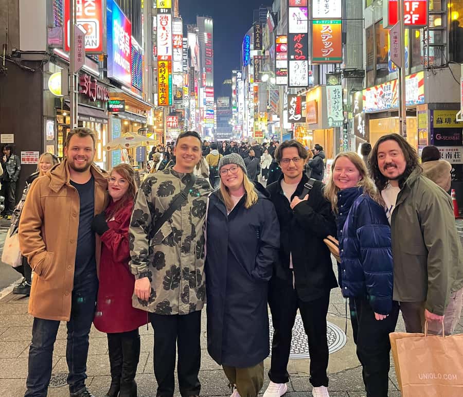 Tokyo Shinjuku Bar Hopping Tour–Hidden Izakaya & Local Guide - Stop one: Omoide Yokocho and old Tokyo drinking culture