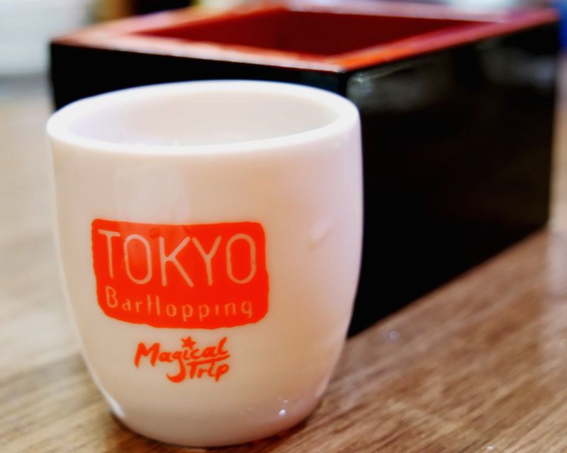 Tokyo: Shinjuku Bar Hopping with All-You-Can-Drink & Dinner - The guide makes or breaks the evening