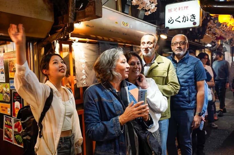 Tokyo: Shinjuku Golden Gai Bar Hopping Night Tour - Walking through Kabukicho after dark
