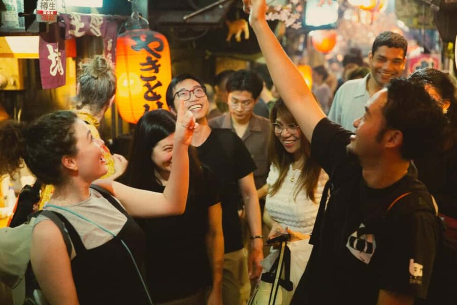Tokyo: Shinjuku Izakaya and Golden Gai Bar Hopping Tour (2h) - Three Drinks and Six to Eight Foods: What the Price Covers