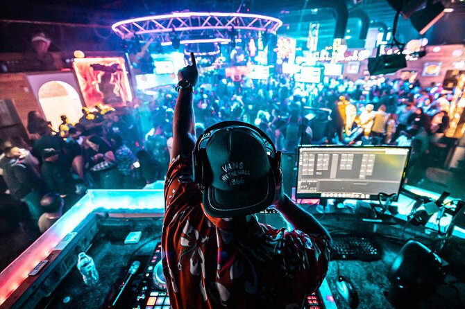 Ultimate South Beach Bar Crawl in Miami - The four-hour rhythm