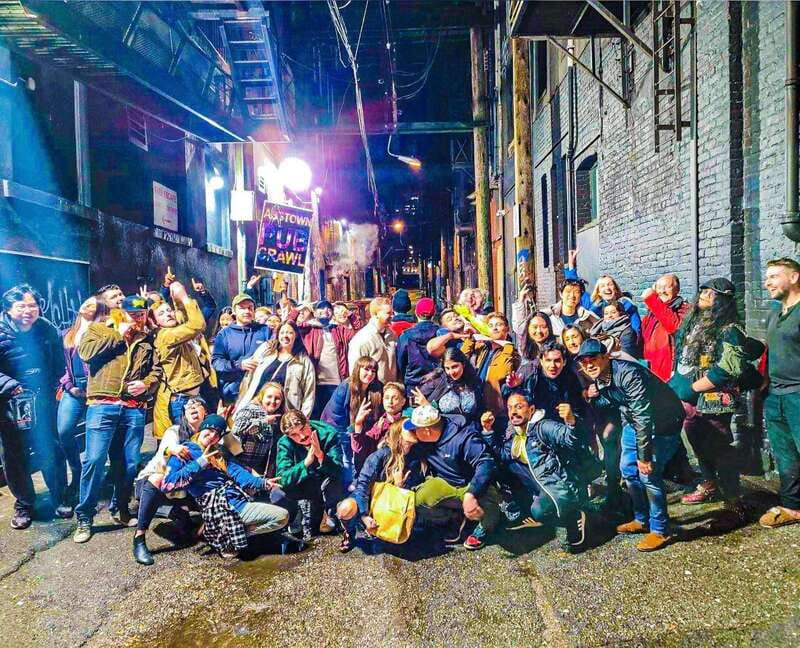 Vancouver: Gastown Pub Crawl - Moving through four Gastown bars