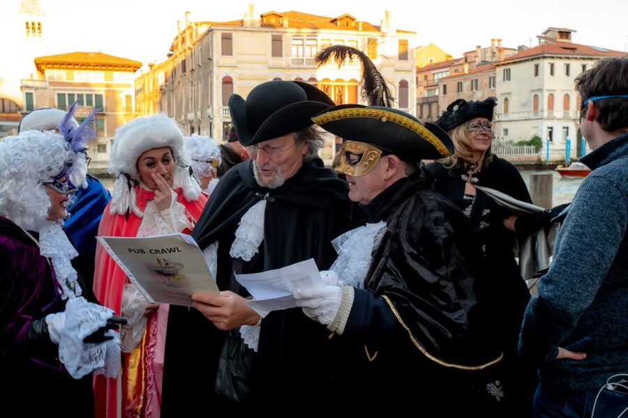 Venice: Venetian Style Carnival Pub Crawl - Who should book this experience?