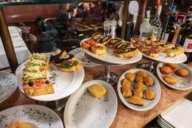 Venice: Venetian Style Carnival Pub Crawl - Walking the lanes and learning the Venetian terms