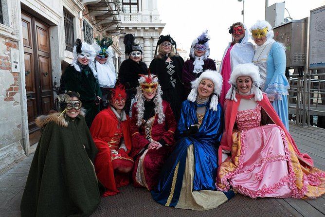 Venice: Venetian Style Carnival Pub Crawl - The first bacaro: a promising start, but seating matters