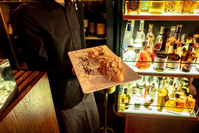 Venice: Venetian Style Carnival Pub Crawl - Finishing near Rialto Bridge