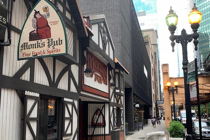 Walking Tour: Historic Chicago Pubs in River North and the Loop - The route, the stairs, and the group size