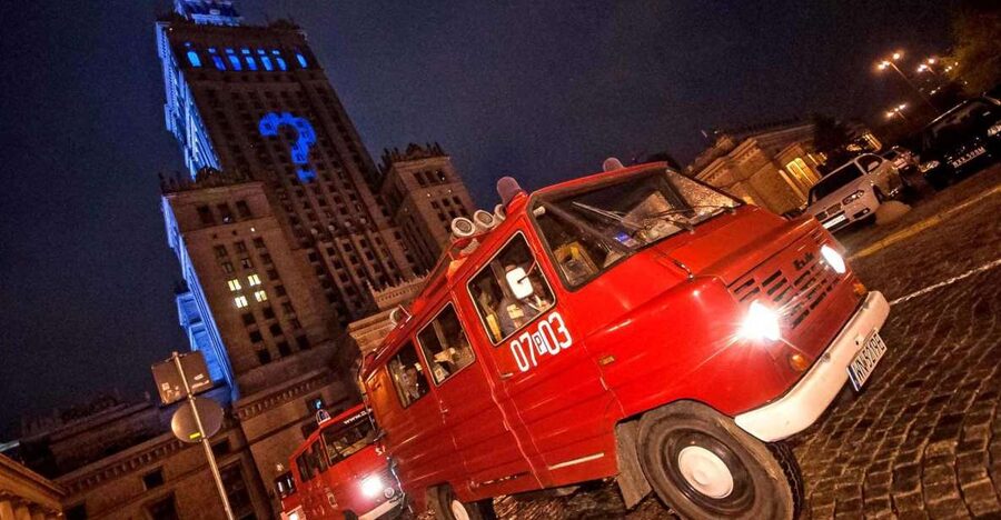 Warsaw: Evening History and Pubs Tour by Retro Minibus - The Pavilions and your first vodka shot