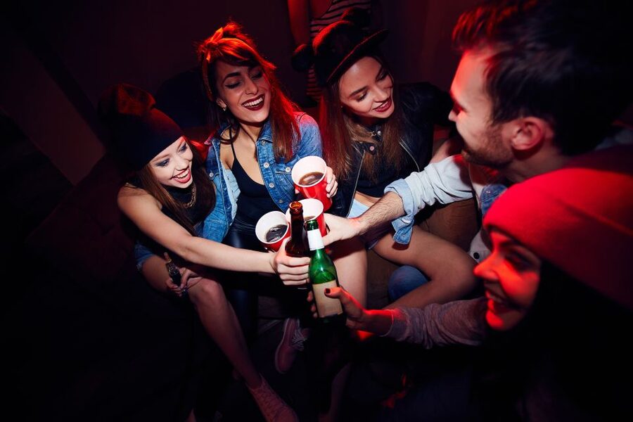 Warsaw: The Original Pub Crawl - Drinking games that do the social work