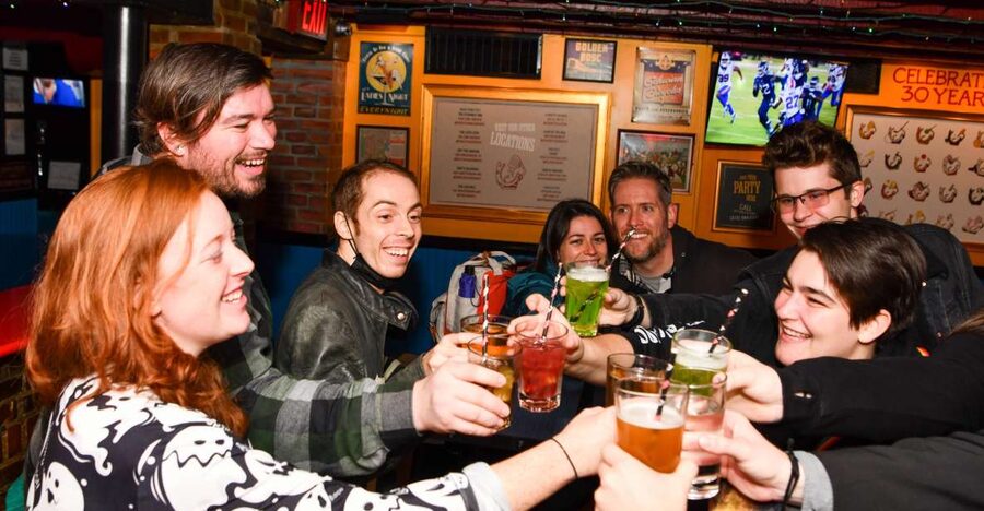 Washington DC: Ghosts Boos and Booze Haunted Pub Crawl - Old Ebbitt Grill sets the tone