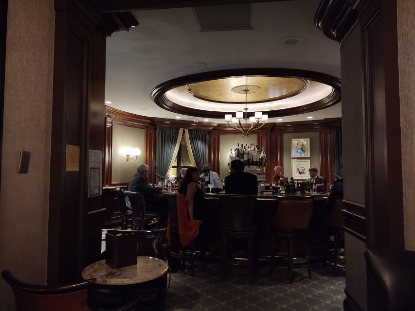 Washington DC: Ghosts Boos and Booze Haunted Pub Crawl - Rhodes Tavern and the Demon Cat